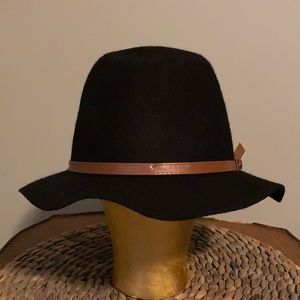 Hat -Wool Bucket Style Hat